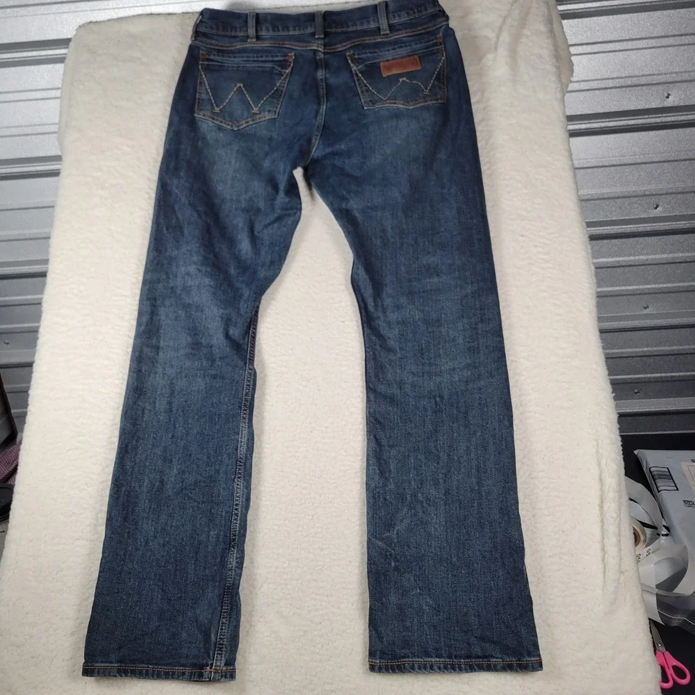 Wrangler Retro Slim Boot Jeans Mens 37x36 Medium Wash Denim 1077MWZTB